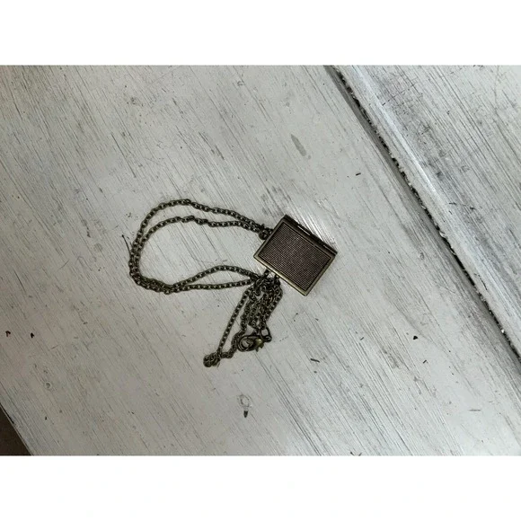 Little House on the Prairie Tv Show Book Laura Ingalls Wilder Necklace locket - Picture 4 of 8